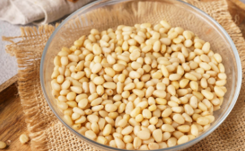 Սոճու ընկույզ